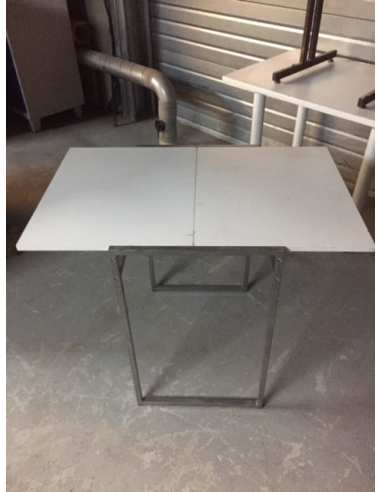 Une table blanche occasion