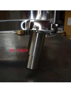 Soubassement ouvert, sur pieds inox réglables 2