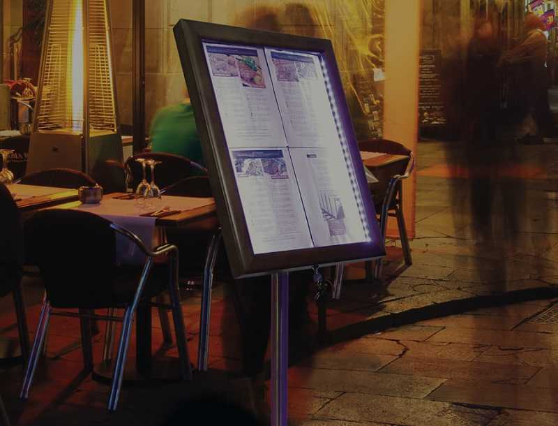 Chrdiscount propose porte menu extérieur pour les restaurants et hôtels - port gratuit dès 500€